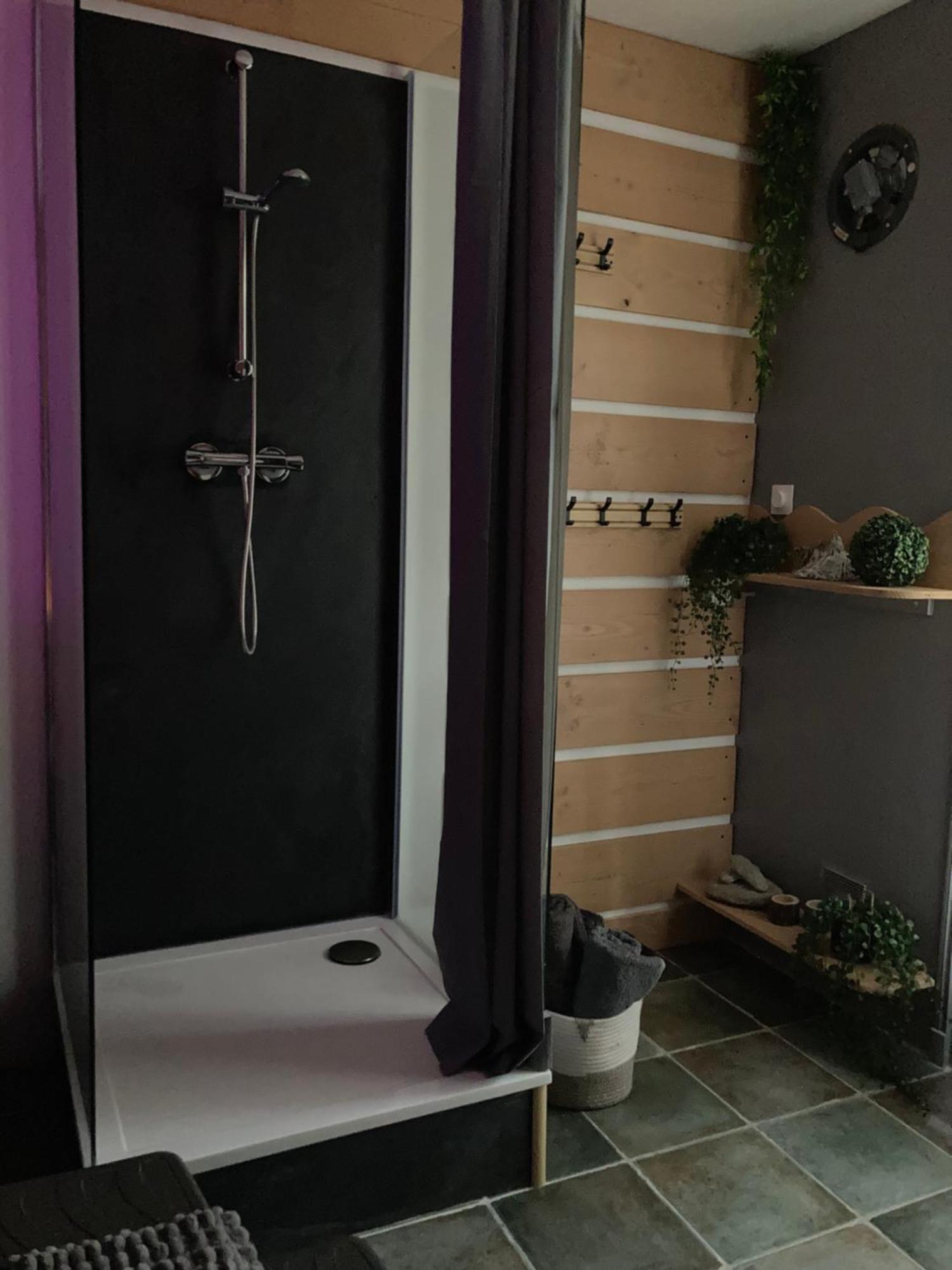 Le Chai De La Rose Spa Et Seances Bien Etre Doue-la-Fontaine Luaran gambar